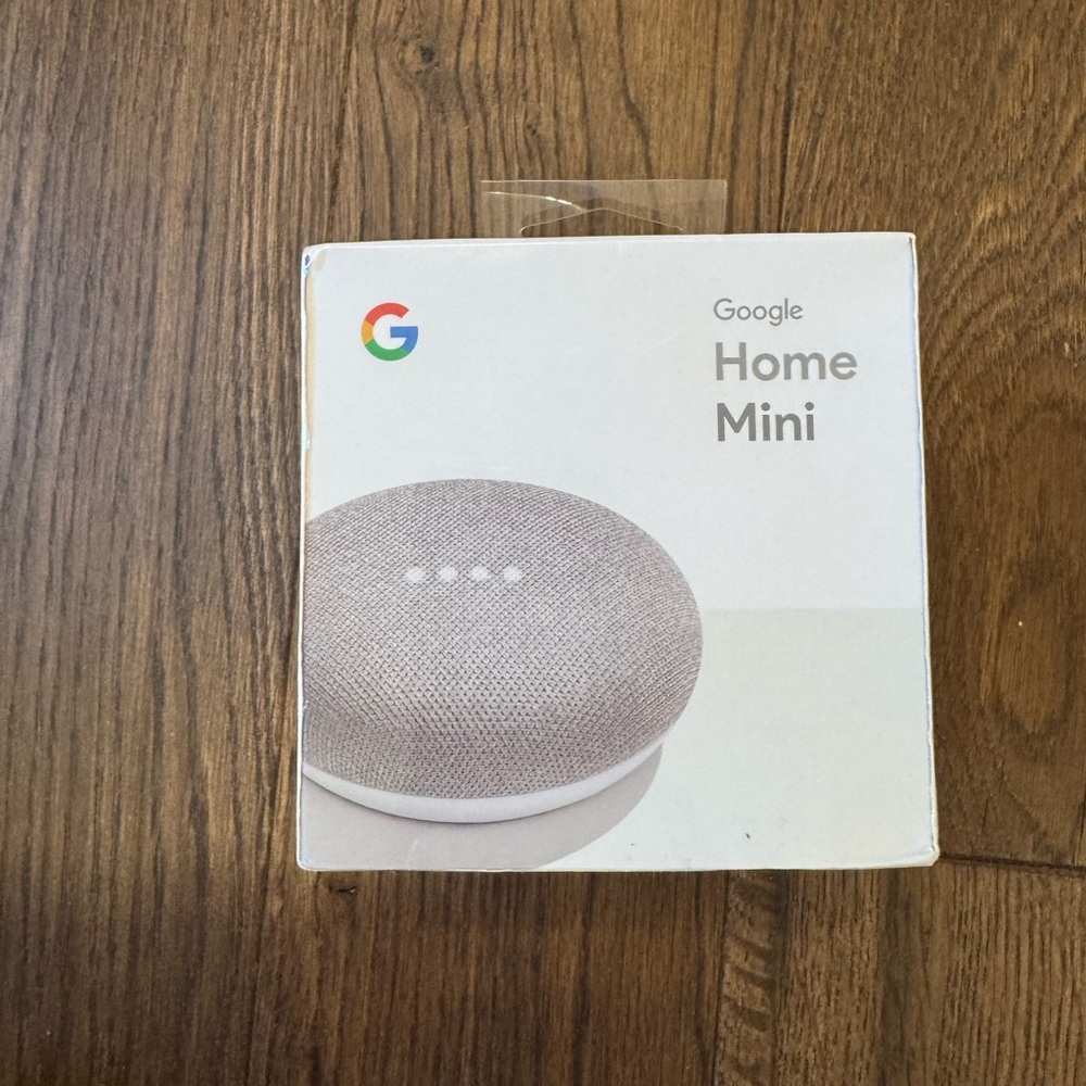 Google Home Mini in Soft Gray